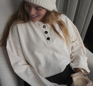 חולצת שרוול ארוך עם כפתורים (בז׳)