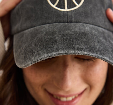 1.23 Classic Baseball Cap With Icon (Black)